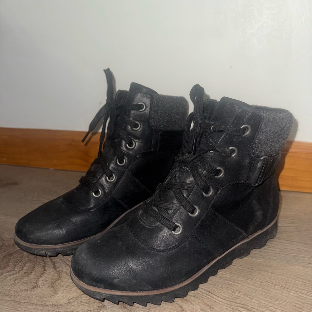 Sorel Black Combat Moto Boots with Rugged Sole